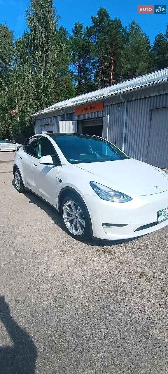 Tesla Model Y, 2021