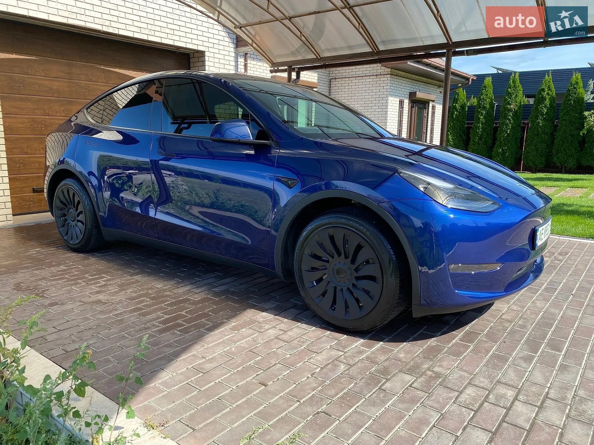 Tesla Model Y, 2024