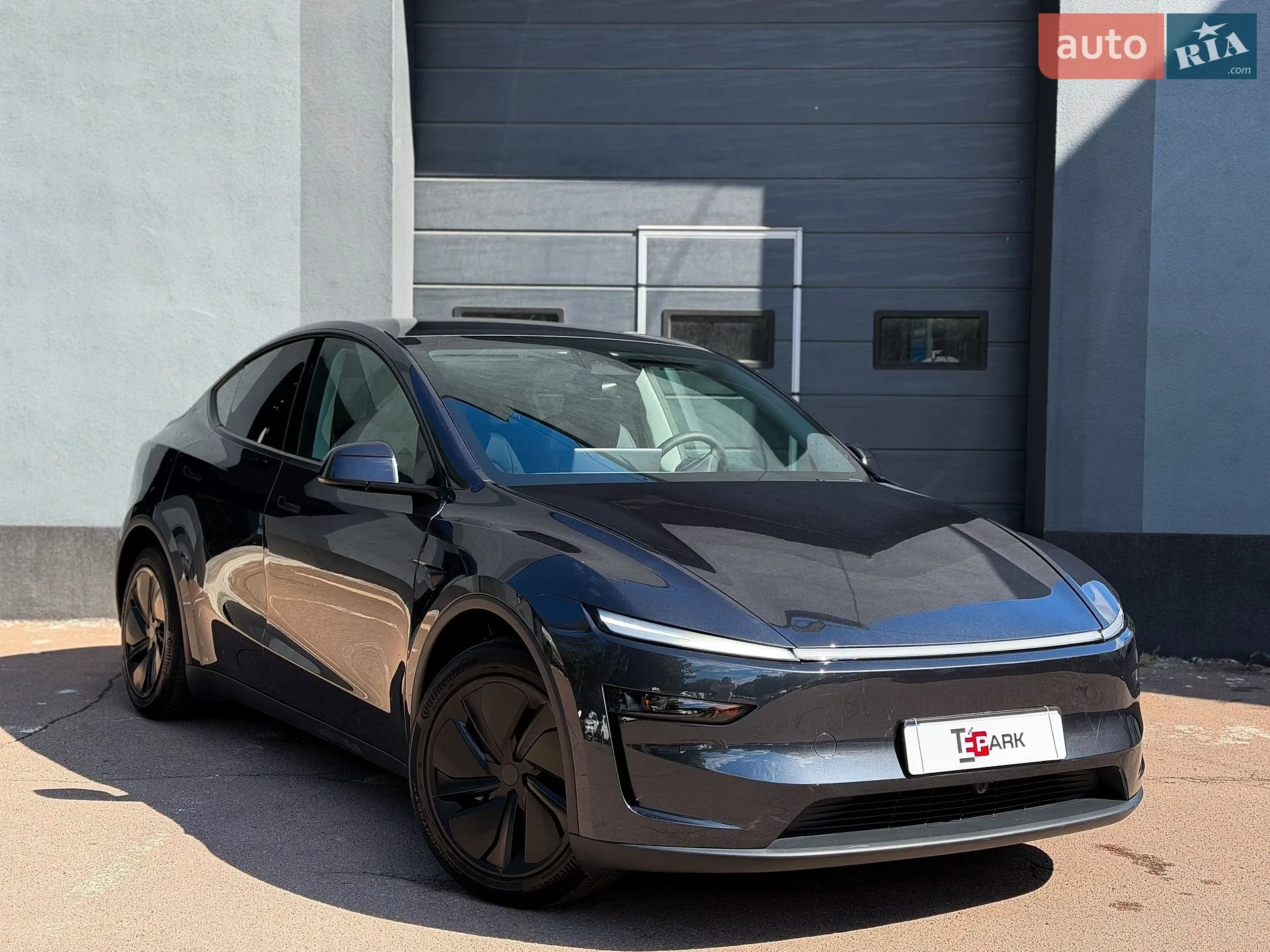Tesla Model Y, 2025