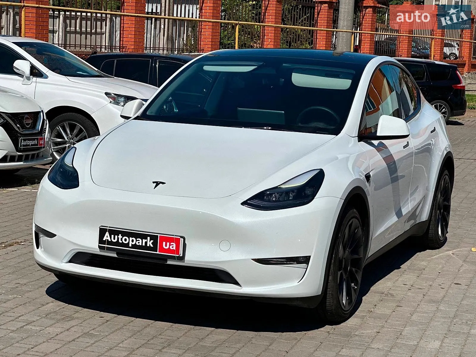 Tesla Model Y, 2024