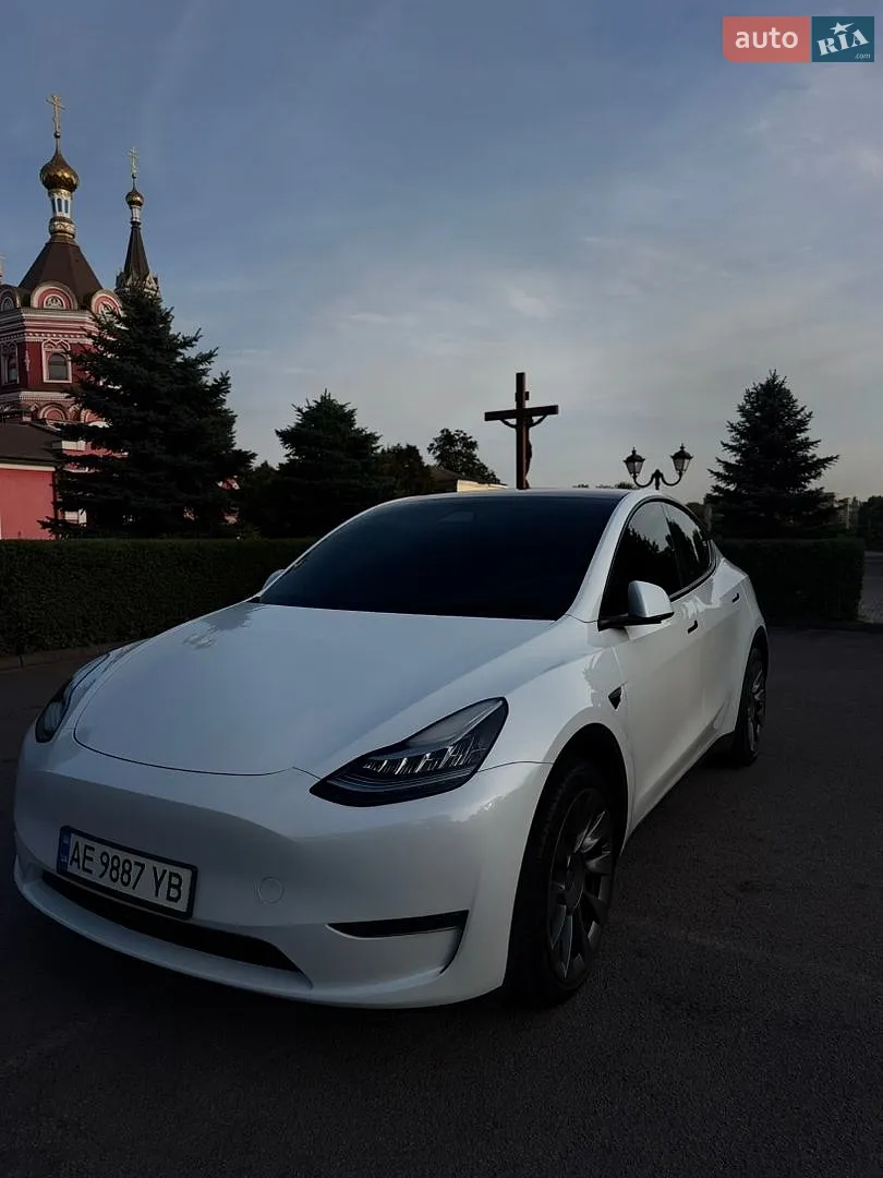 Tesla Model Y, 2022