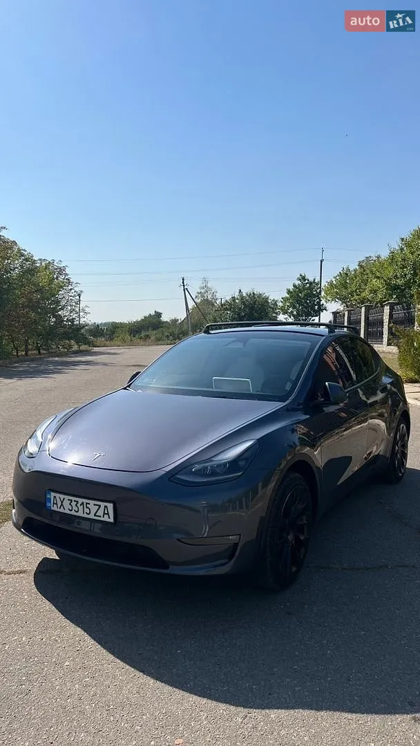 Tesla Model Y, 2023