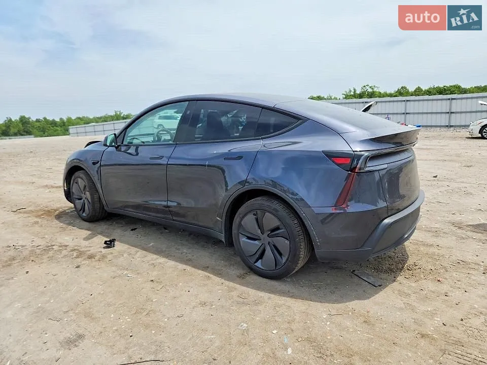 Tesla Model Y, 2025
