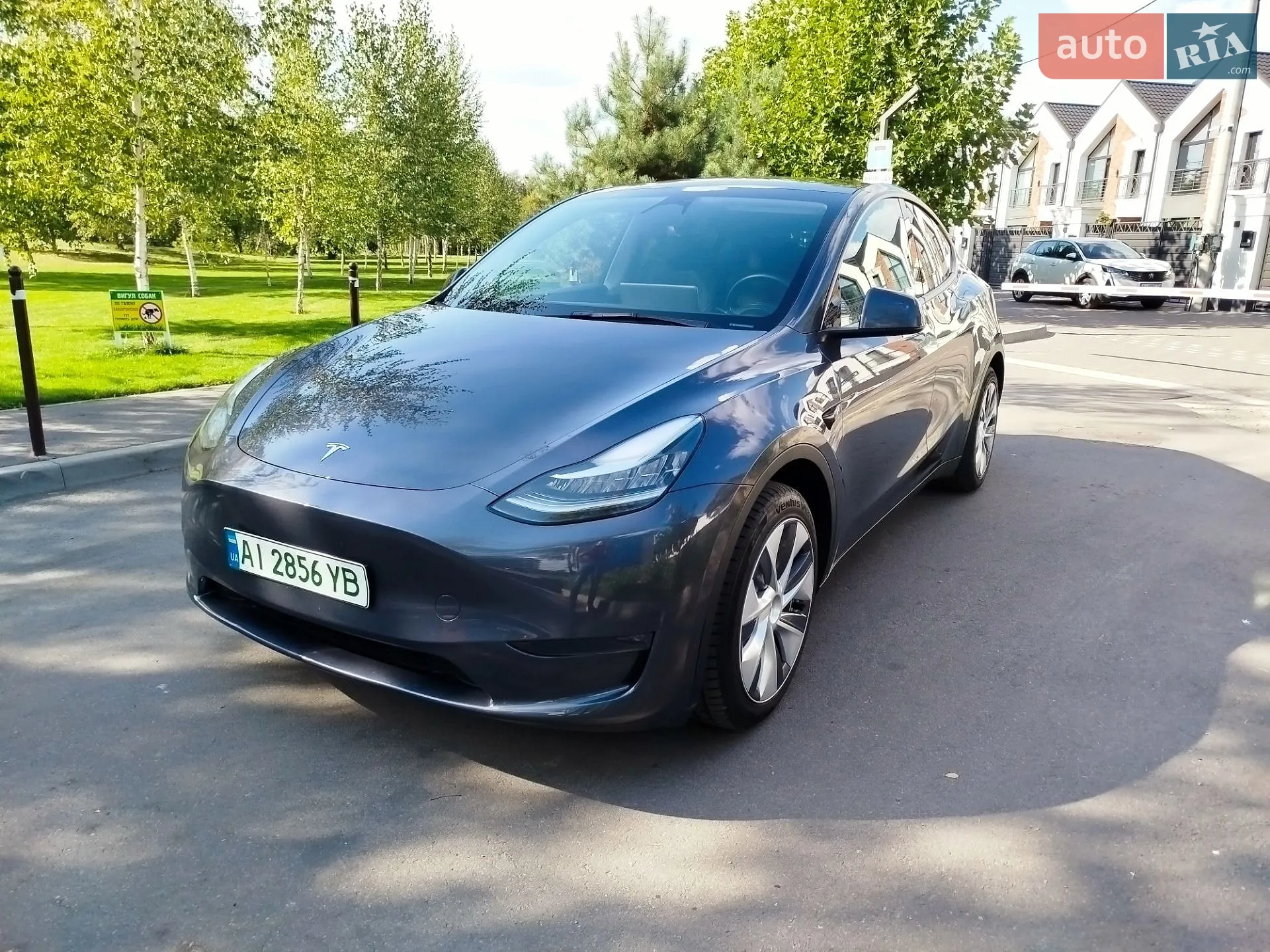 Tesla Model Y, 2023