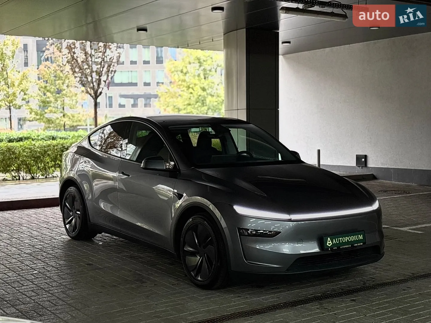 Tesla Model Y, 2025