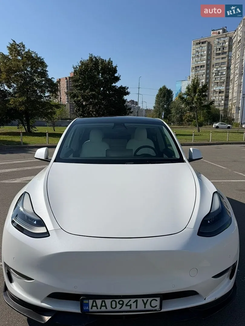 Tesla Model Y, 2021