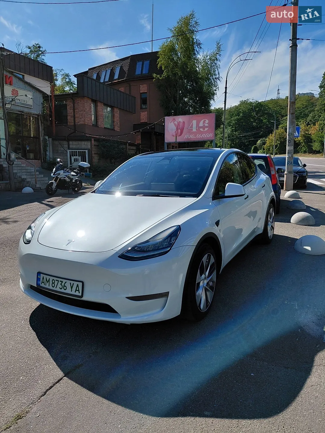 Tesla Model Y, 2023