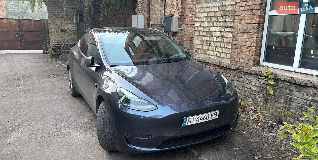 Tesla Model Y, 2023