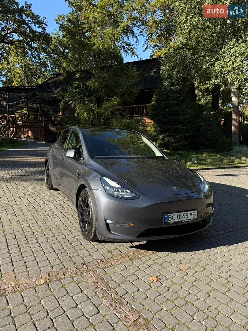 Tesla Model Y, 2022