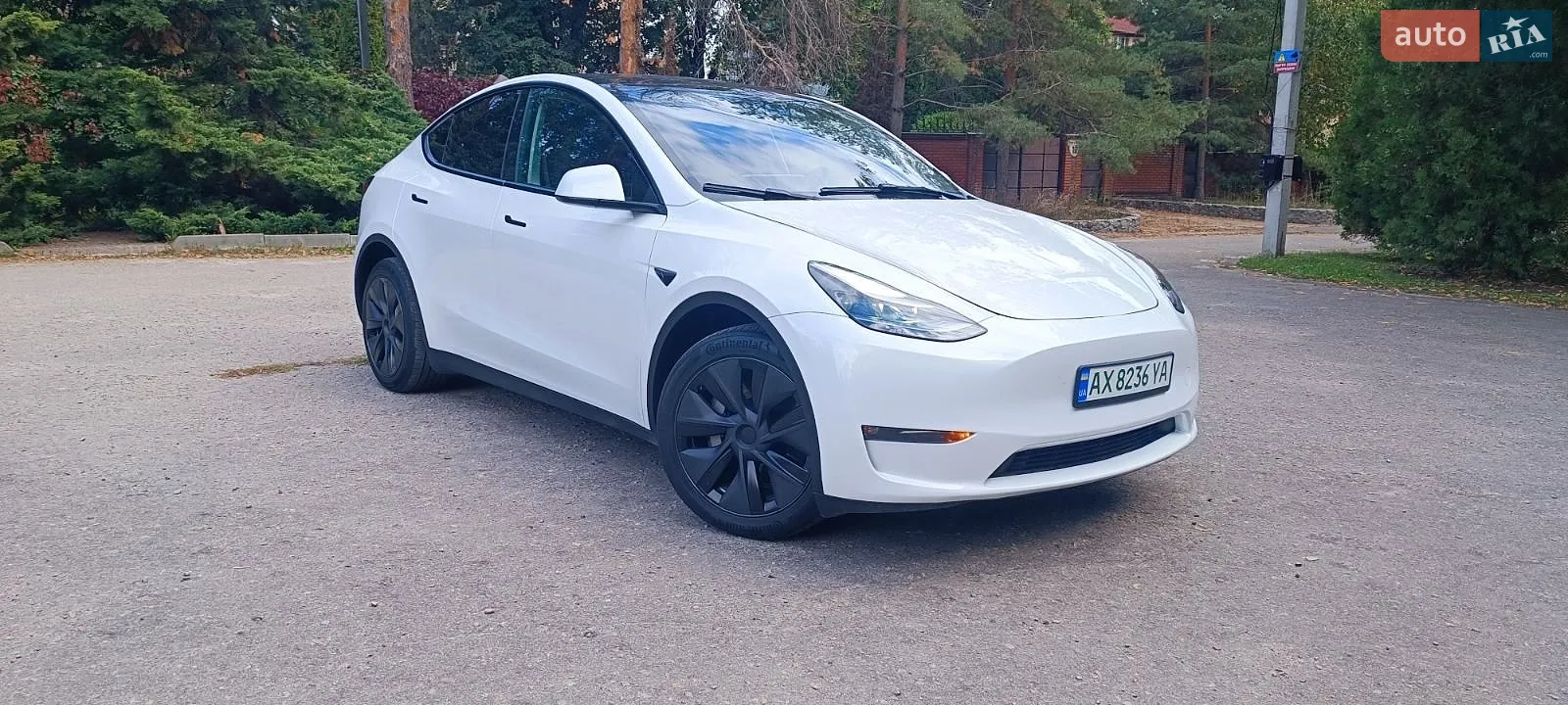 Tesla Model Y, 2025