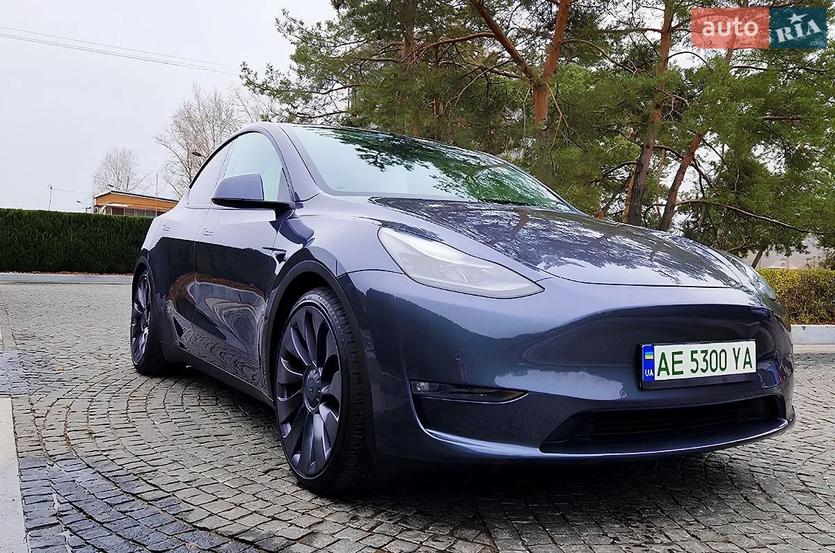 Tesla Model Y, 2022