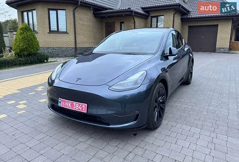 Tesla Model Y, 2023