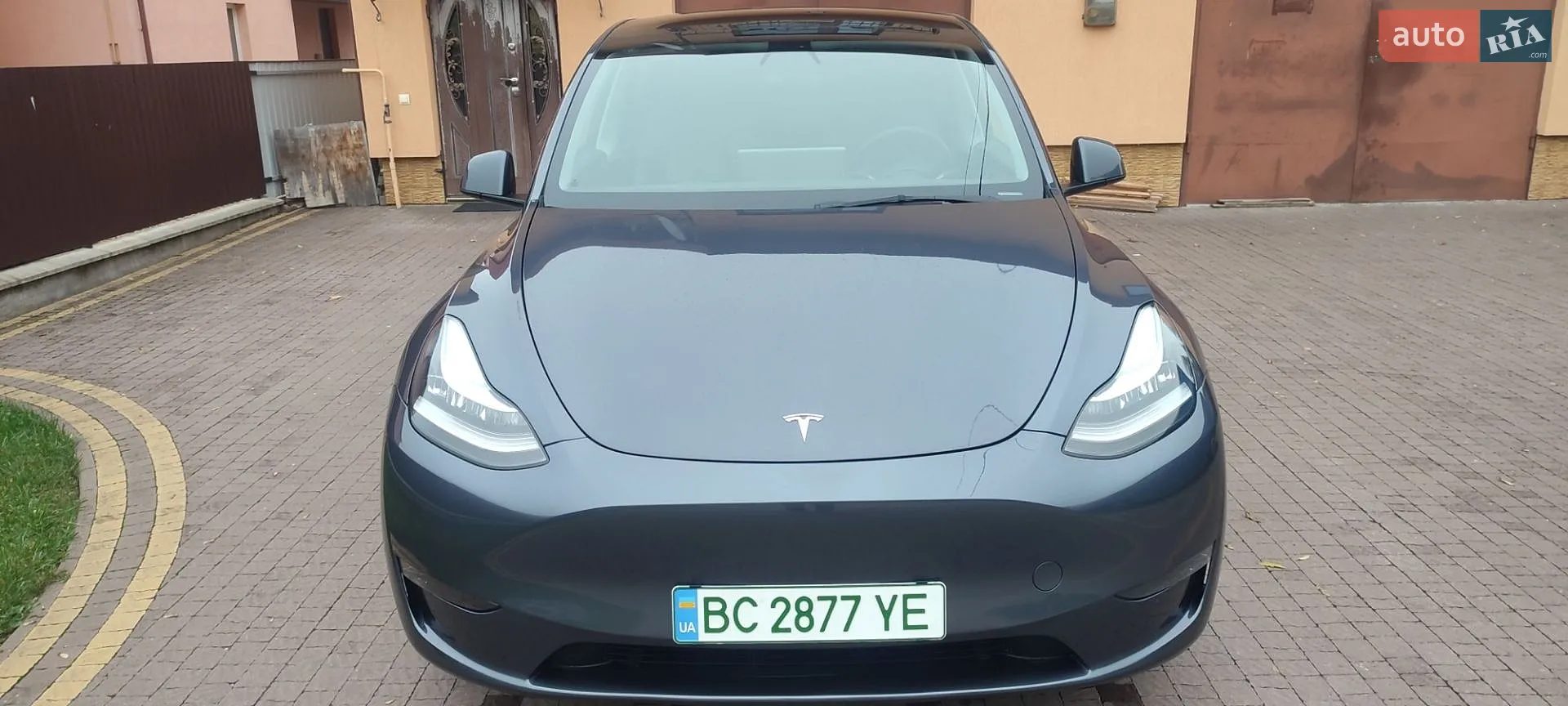 Tesla Model Y, 2023