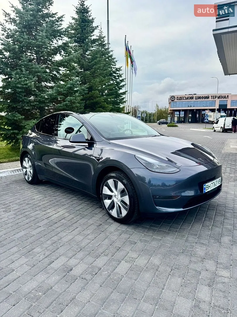 Tesla Model Y, 2023