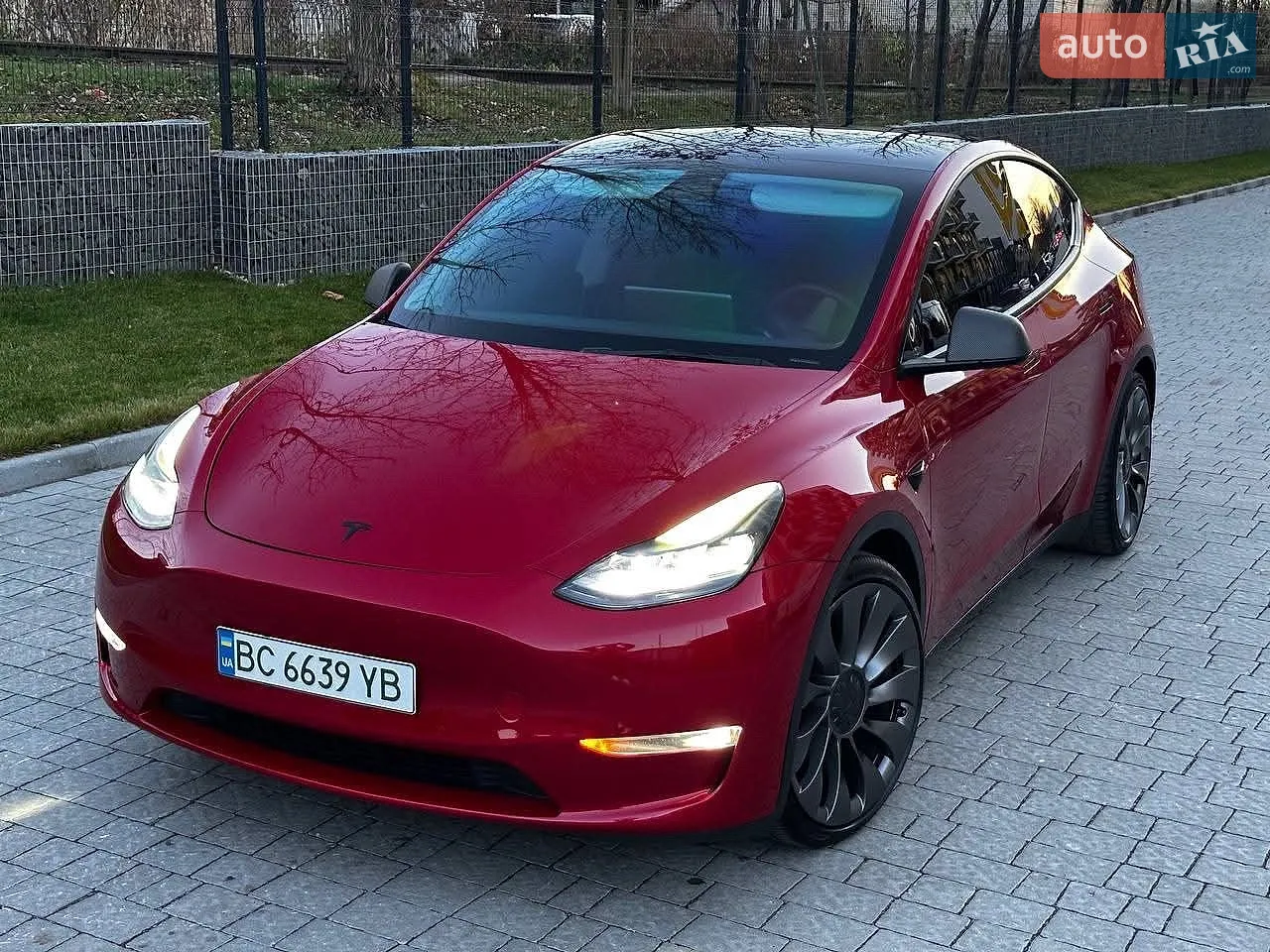 Tesla Model Y, 2021