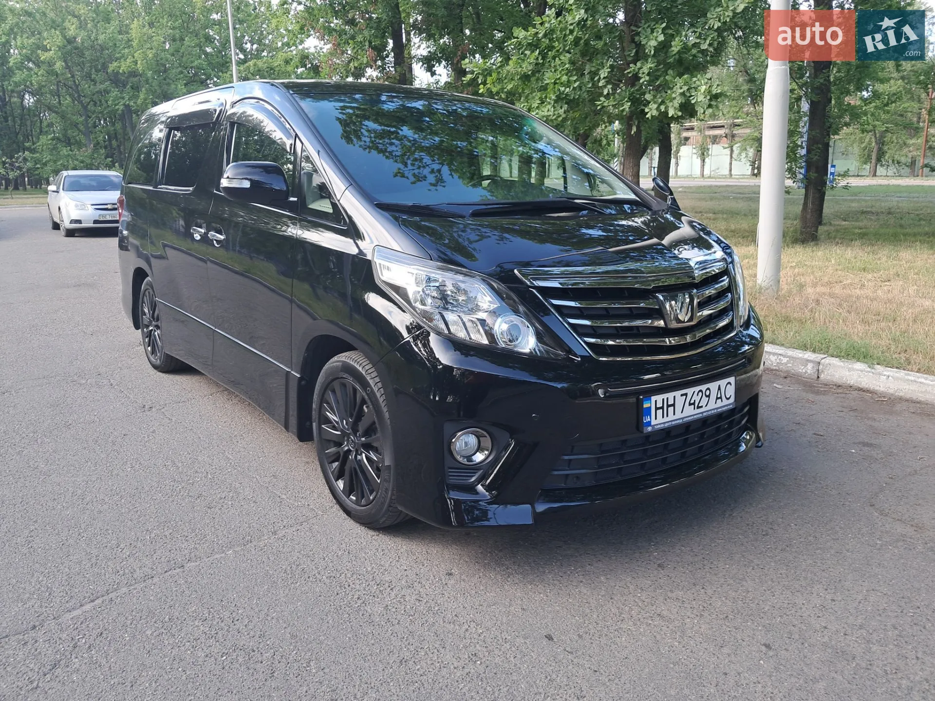 Toyota Alphard, 2013