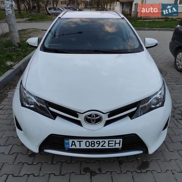 Toyota Auris, 2014
