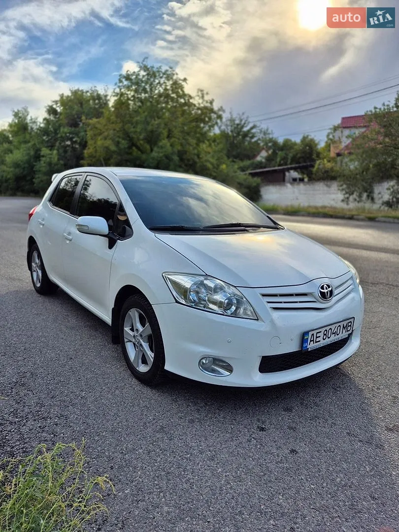 Toyota Auris, 2012