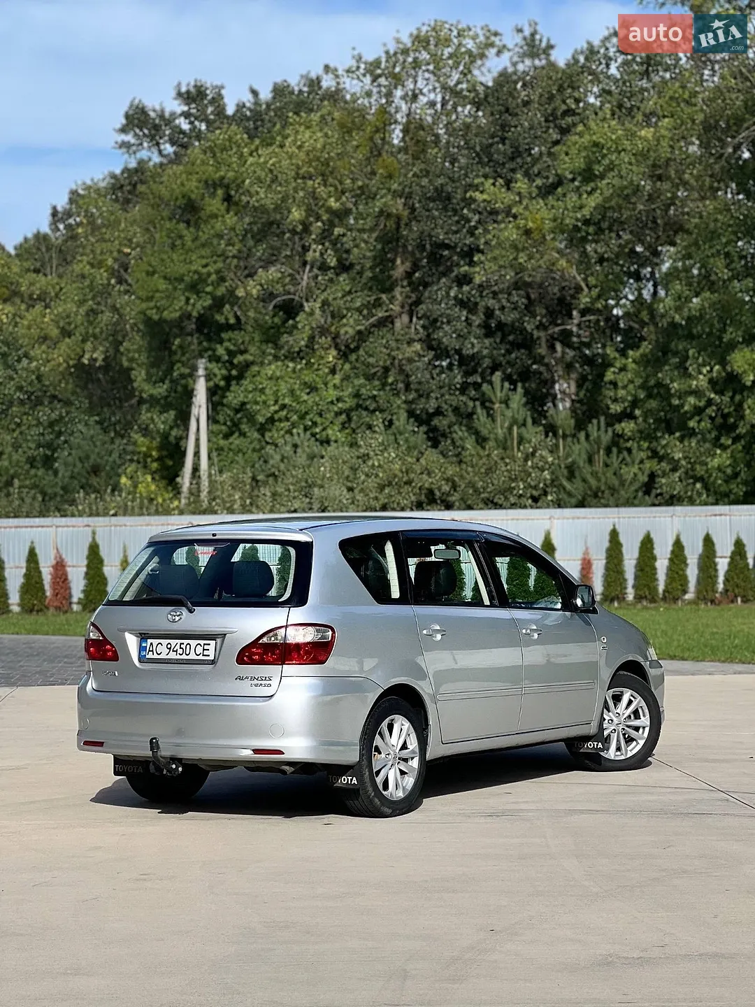 Toyota Avensis Verso, 2003