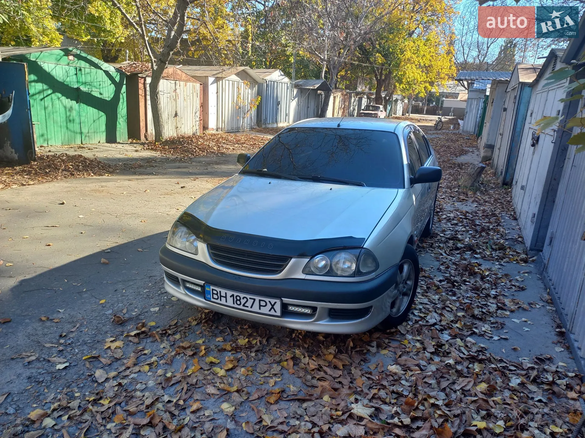 Toyota Avensis, 1998