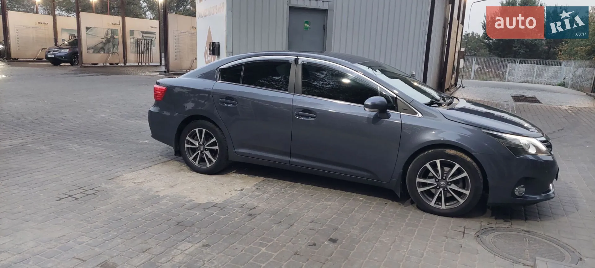 Toyota Avensis, 2012