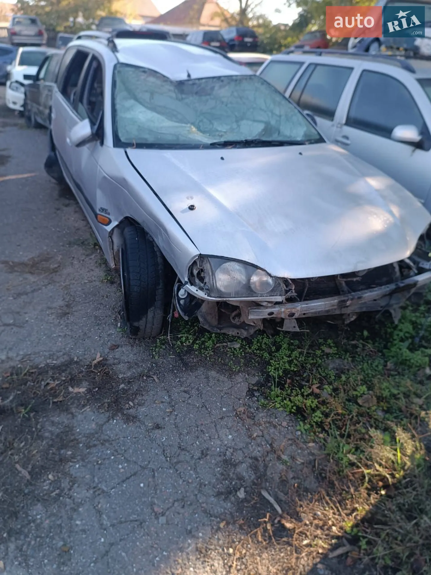 Toyota Avensis, 2000