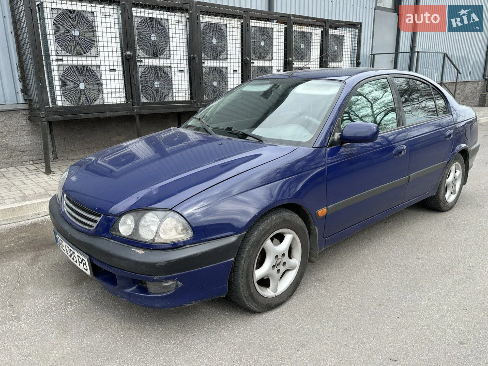 Toyota Avensis, 1998