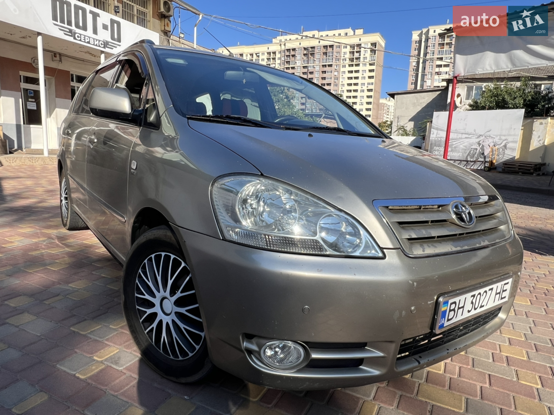 Toyota Avensis, 2003