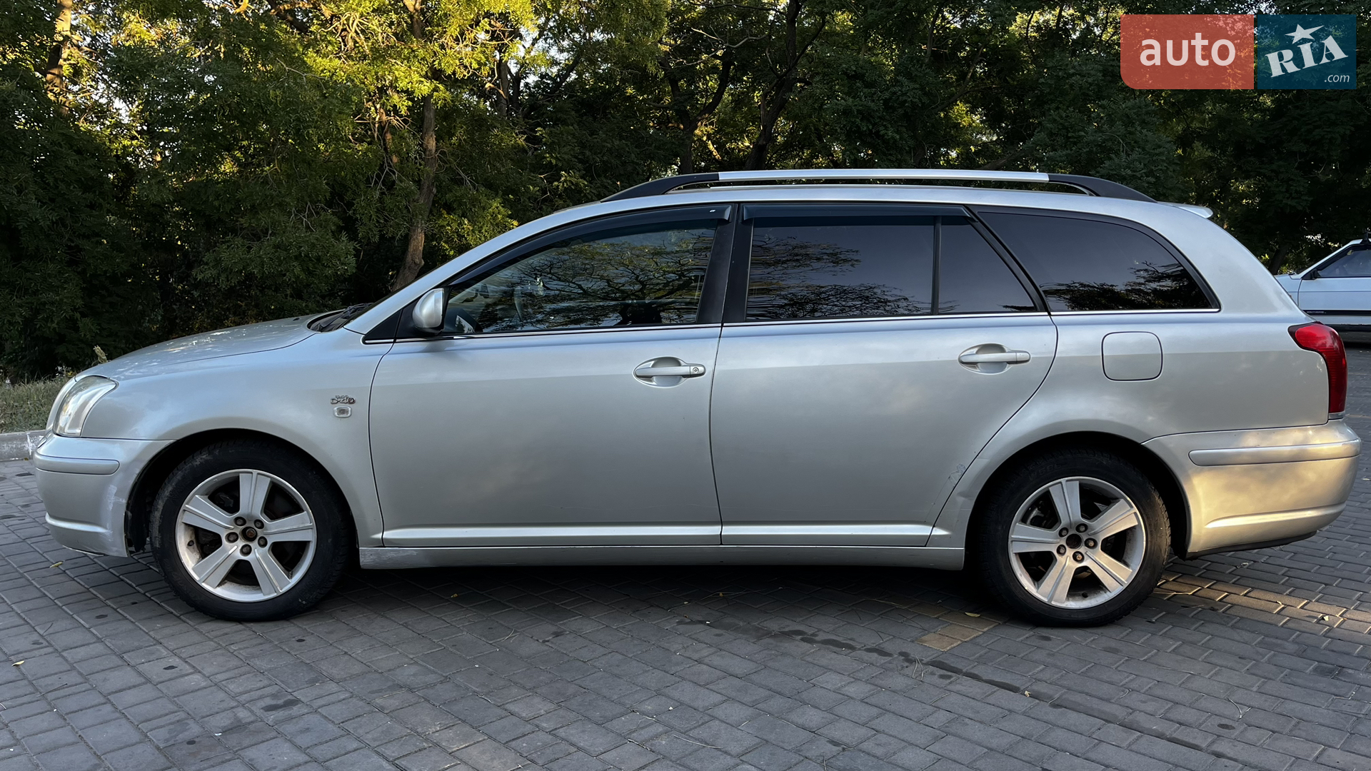 Toyota Avensis, 2004