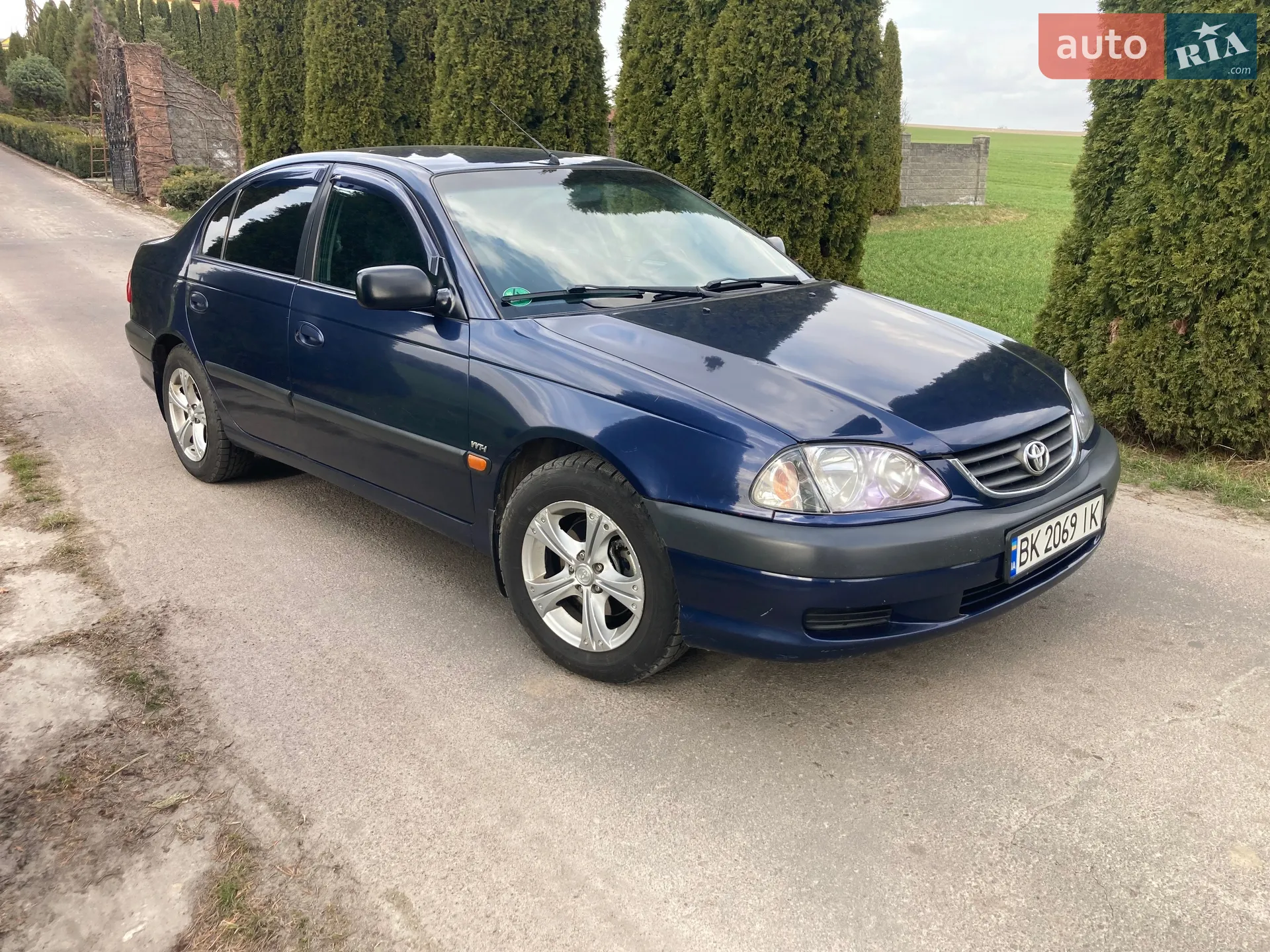 Toyota Avensis, 2001