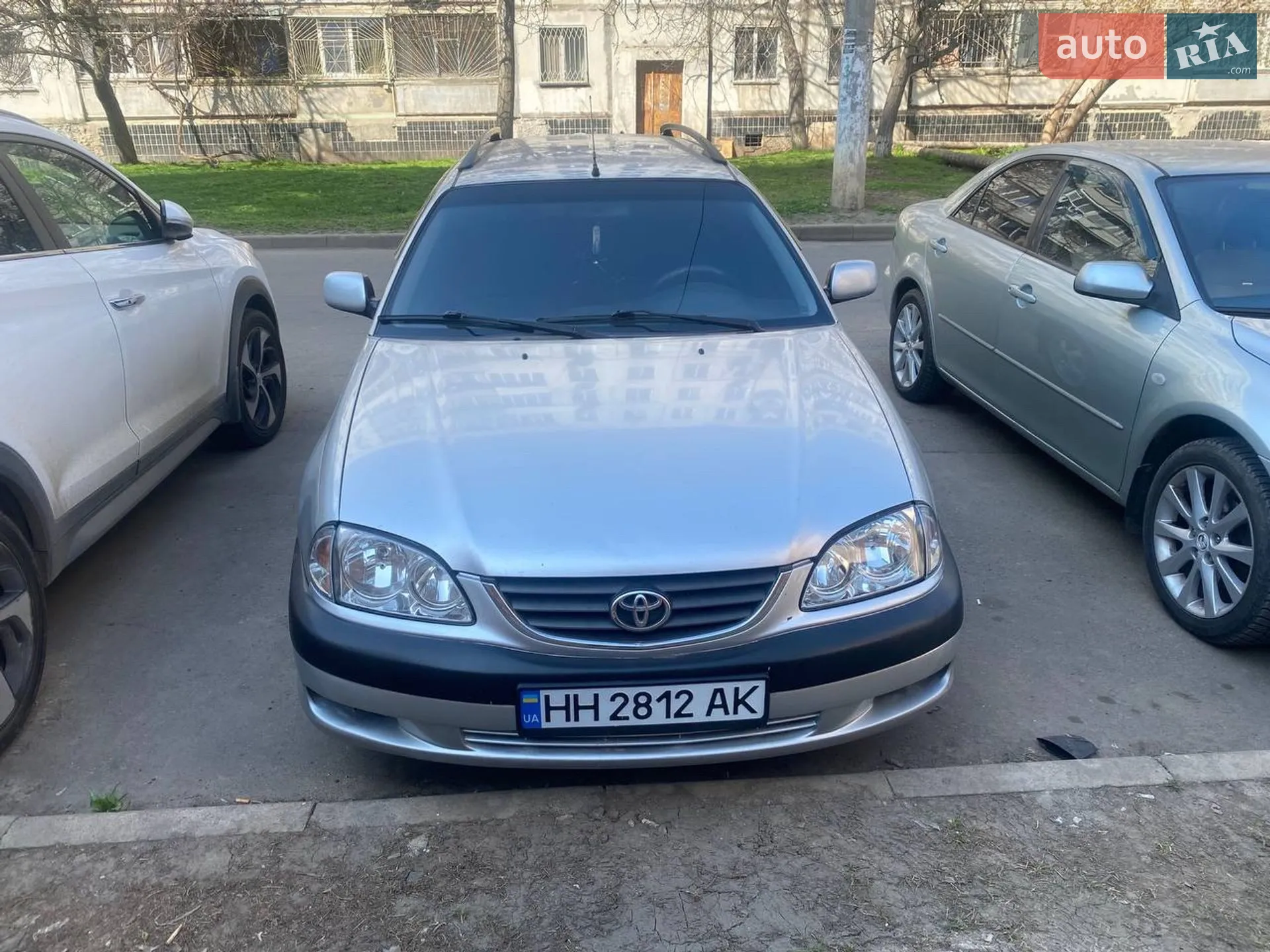 Toyota Avensis, 2001