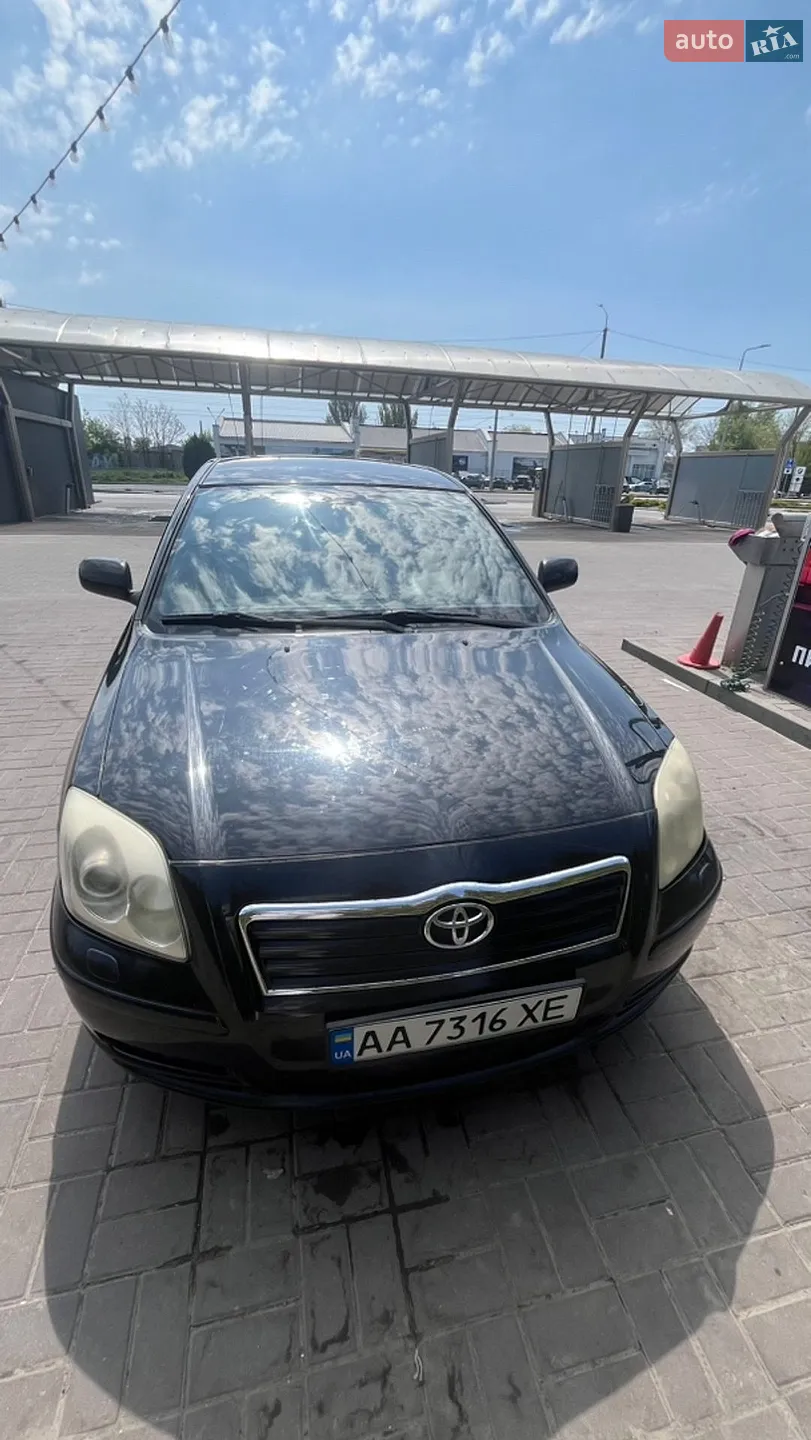 Toyota Avensis, 2004