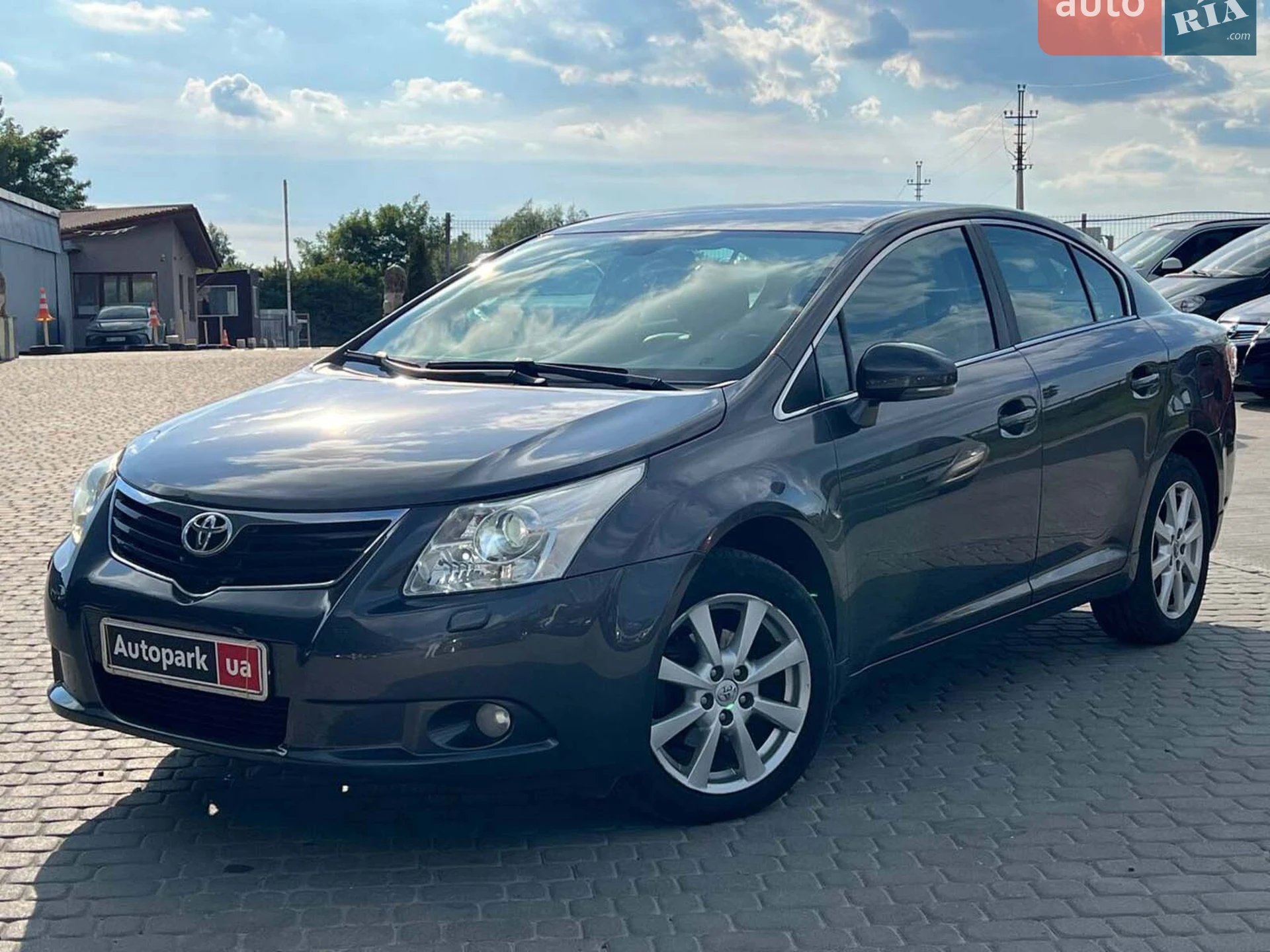 Toyota Avensis, 2011