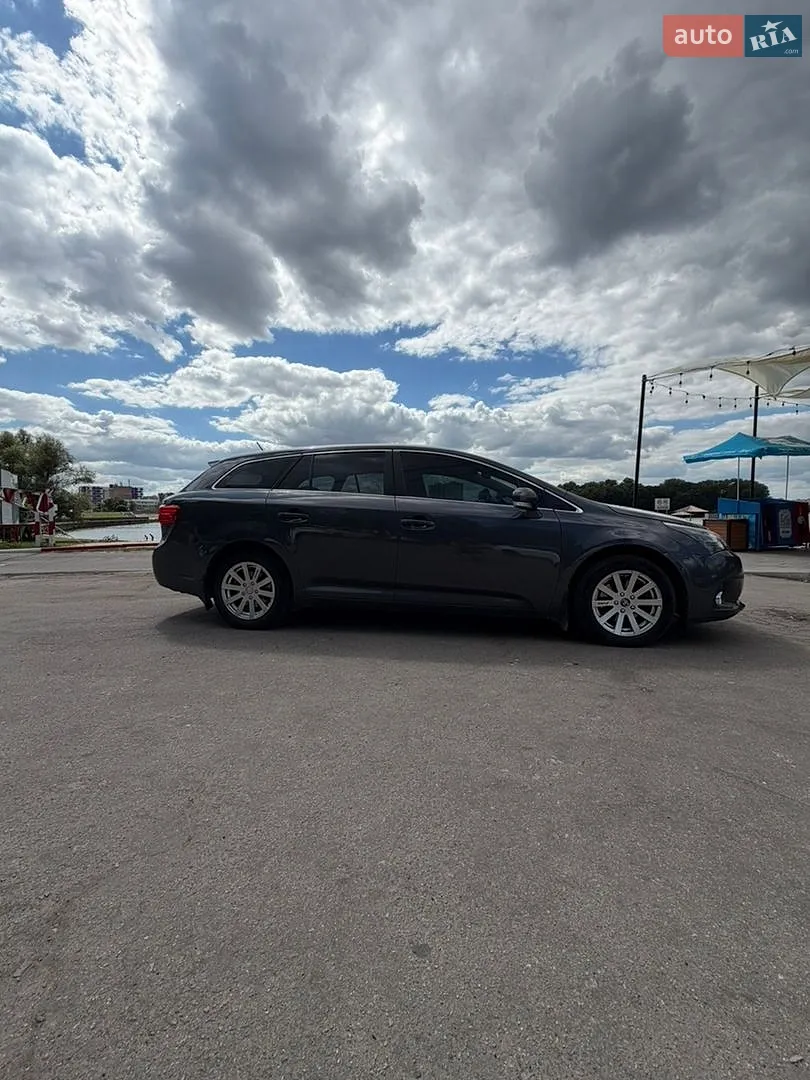 Toyota Avensis, 2012
