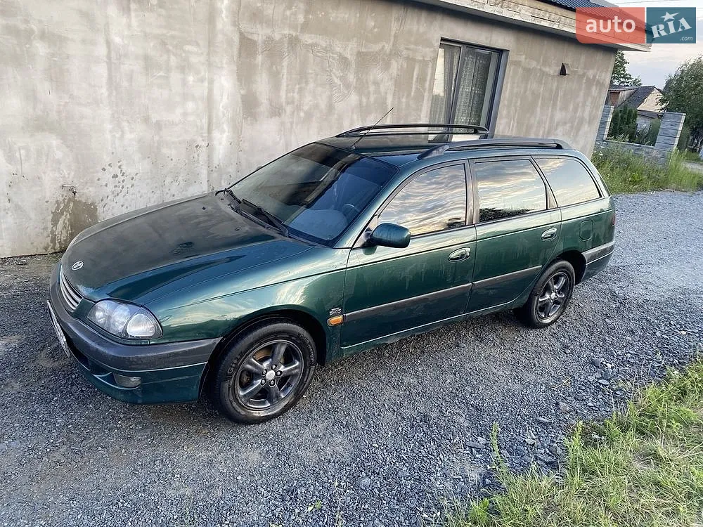 Toyota Avensis, 1999