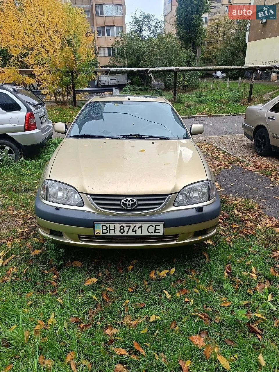 Toyota Avensis, 2001