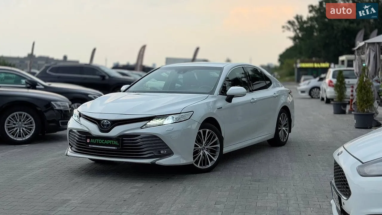 Toyota Camry, 2019