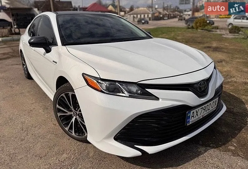 Toyota Camry, 2019