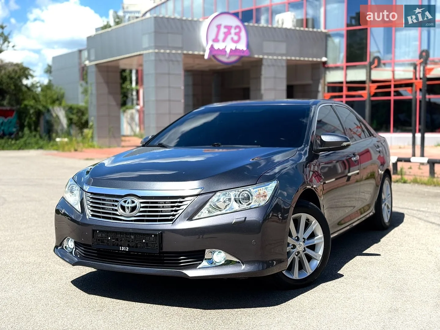 Toyota Camry, 2011