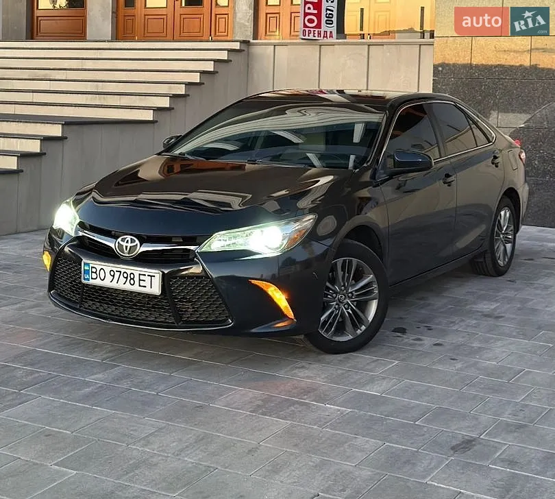 Toyota Camry, 2016