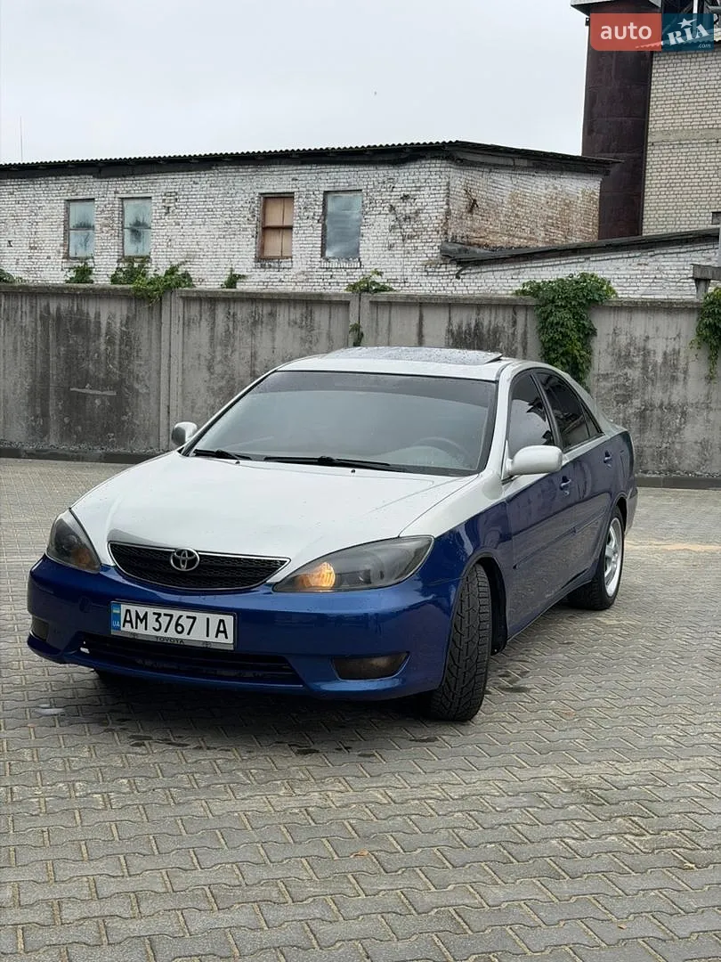 Toyota Camry, 2004