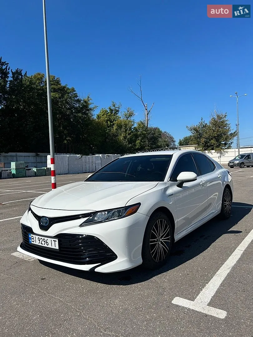 Toyota Camry, 2019