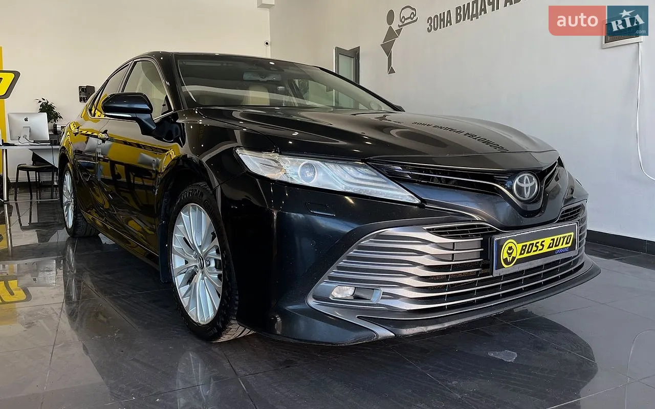 Toyota Camry, 2018