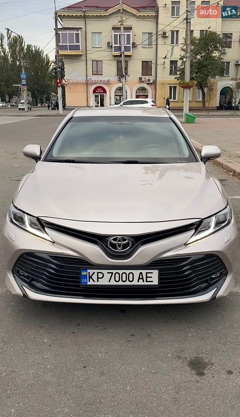 Toyota Camry, 2018