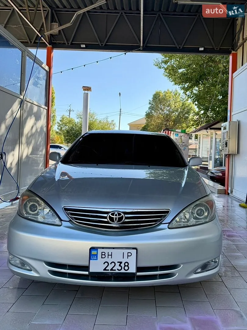 Toyota Camry, 2004