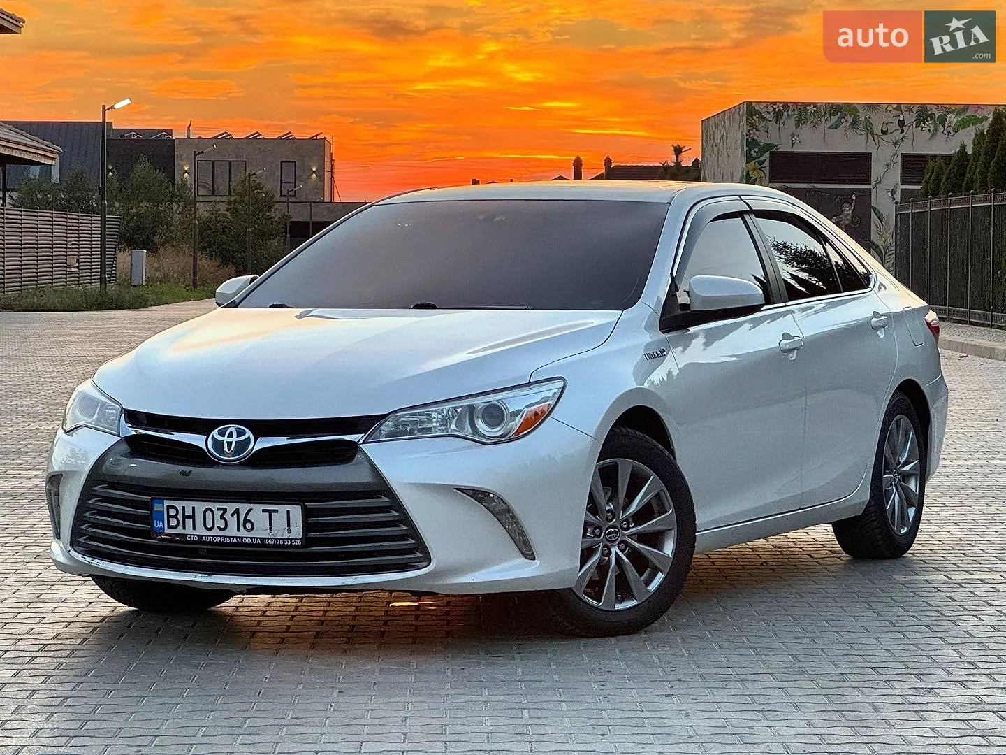 Toyota Camry, 2016