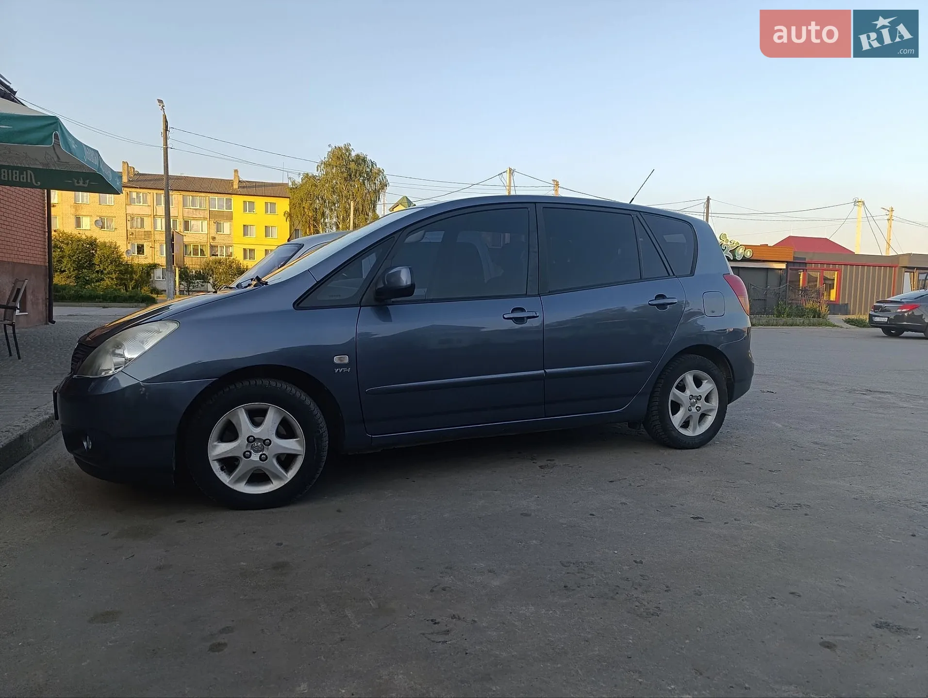 Toyota Corolla Verso, 2003