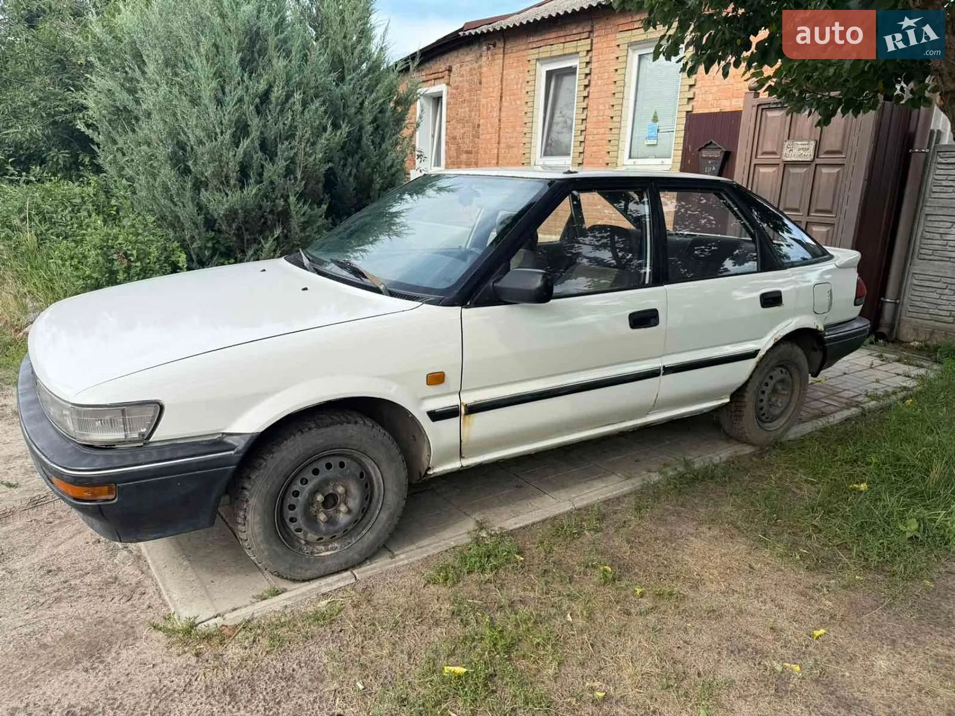 Toyota Corolla, 1990