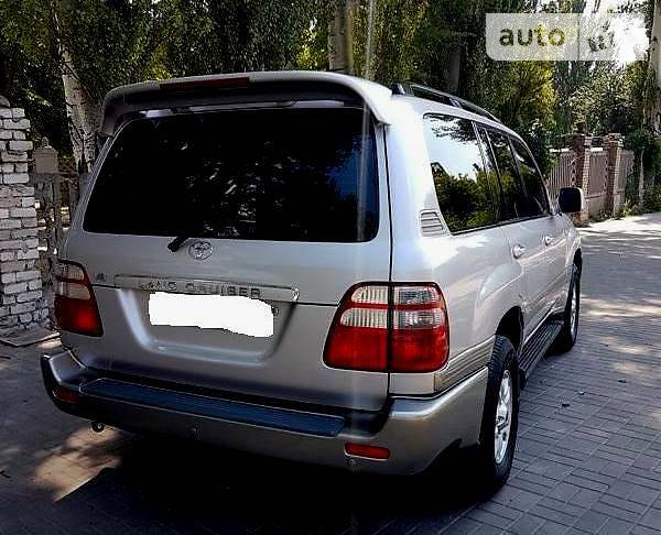 Toyota Land Cruiser, 2001