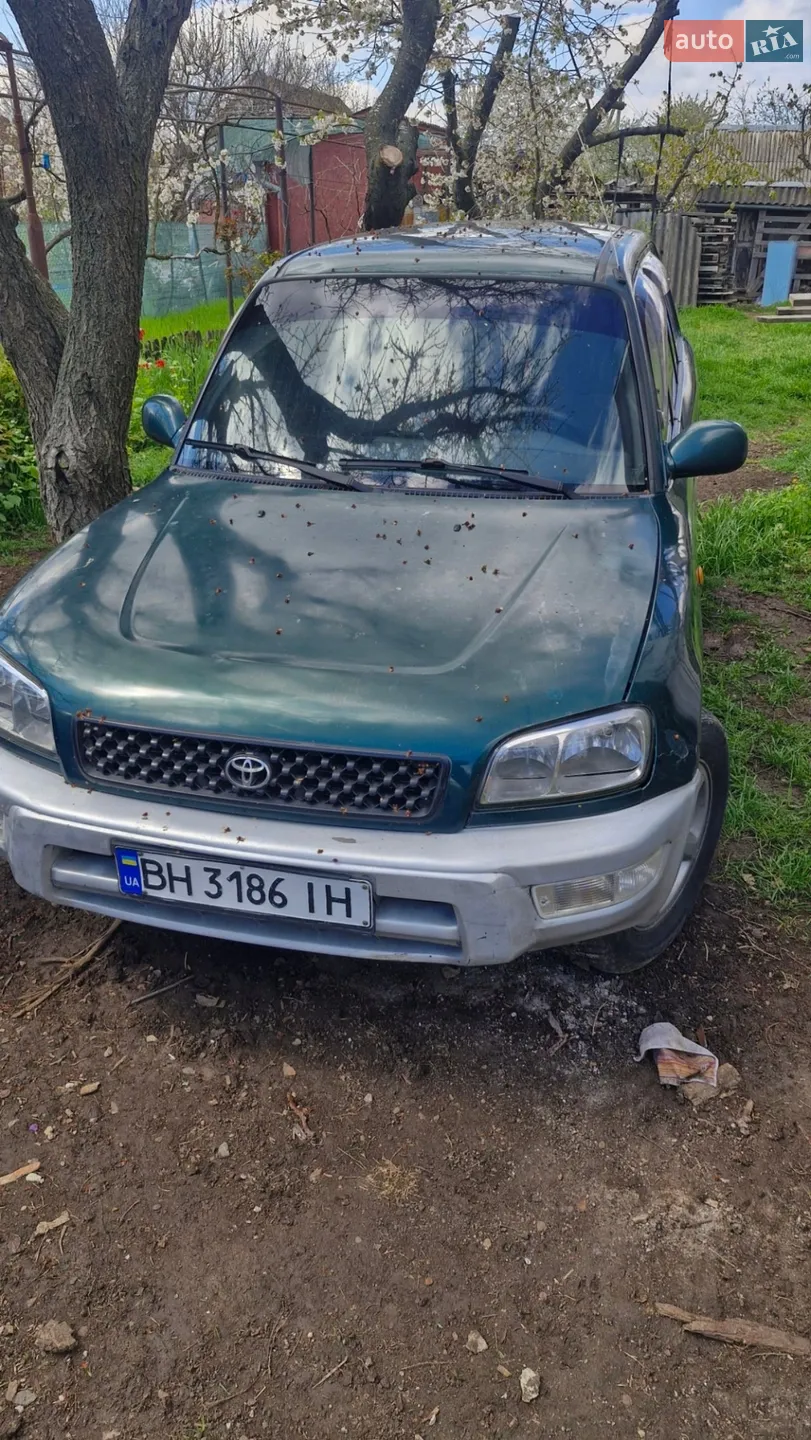 Toyota RAV4, 1998